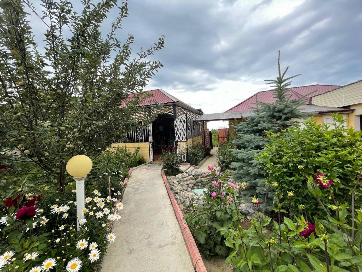 Guest House Ugra Barskoon ภายนอก รูปภาพ