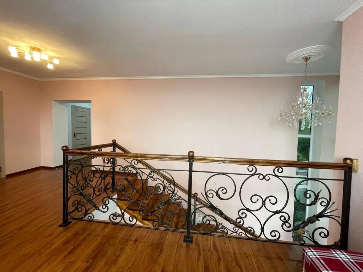 Guest House Ugra Barskoon ภายนอก รูปภาพ