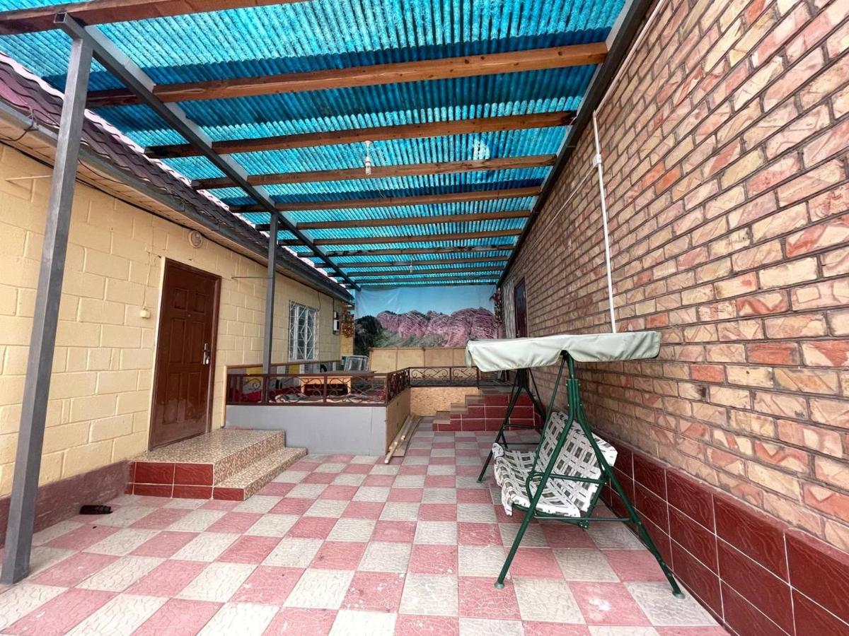 Guest House Ugra Barskoon ภายนอก รูปภาพ