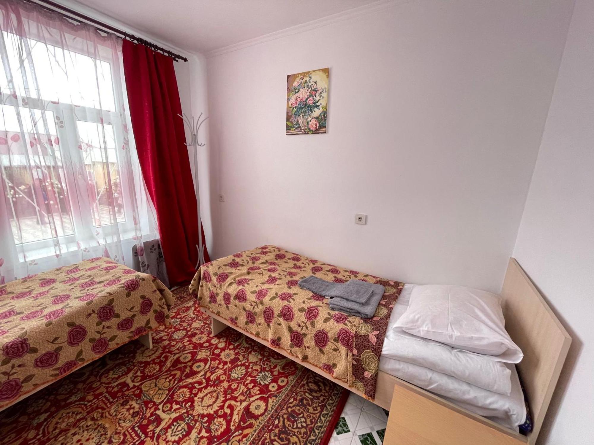 Guest House Ugra Barskoon ภายนอก รูปภาพ