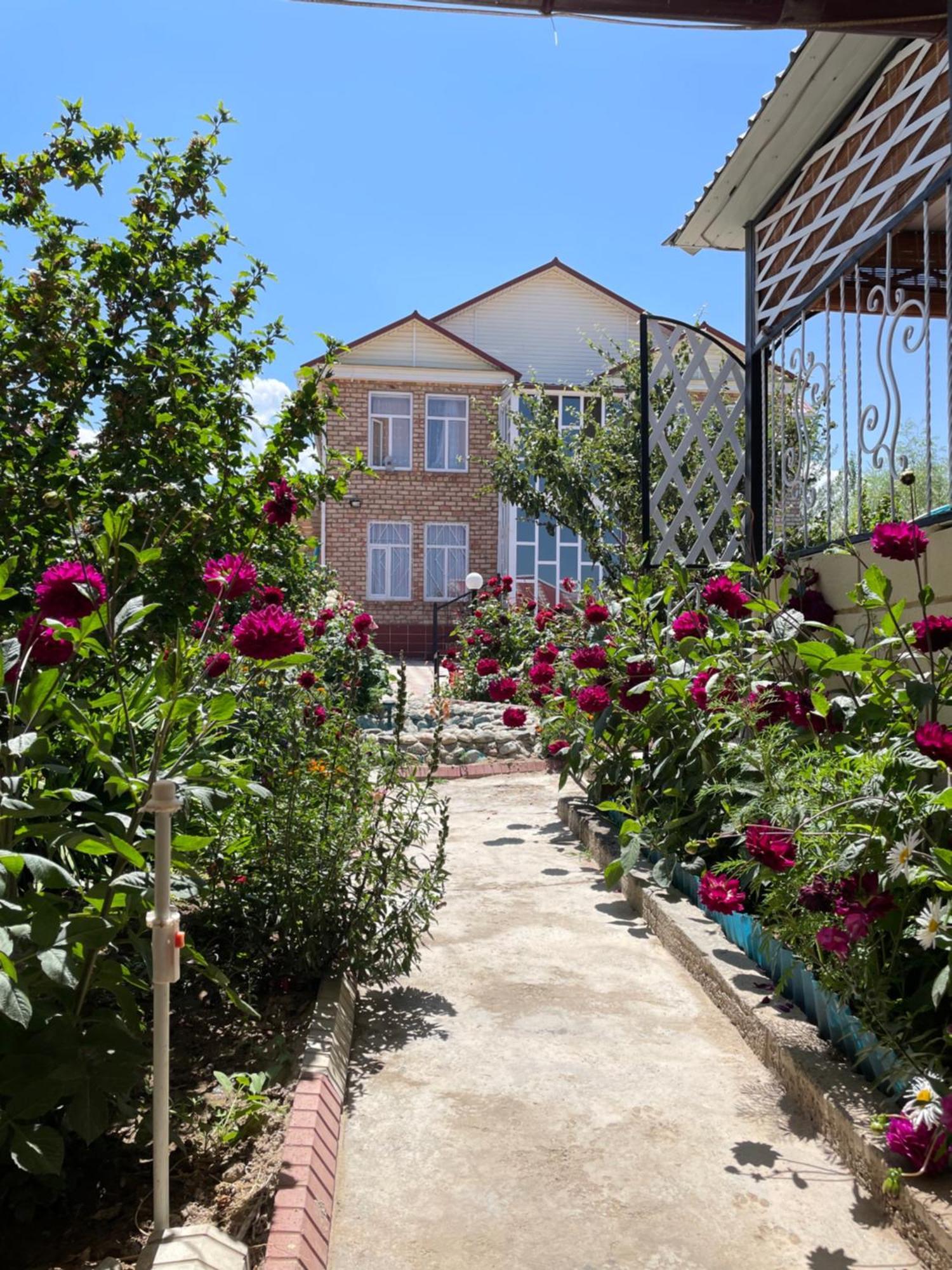Guest House Ugra Barskoon ภายนอก รูปภาพ