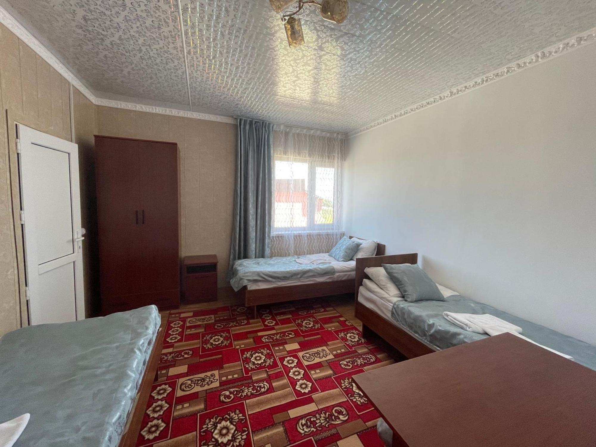 Guest House Ugra Barskoon ภายนอก รูปภาพ