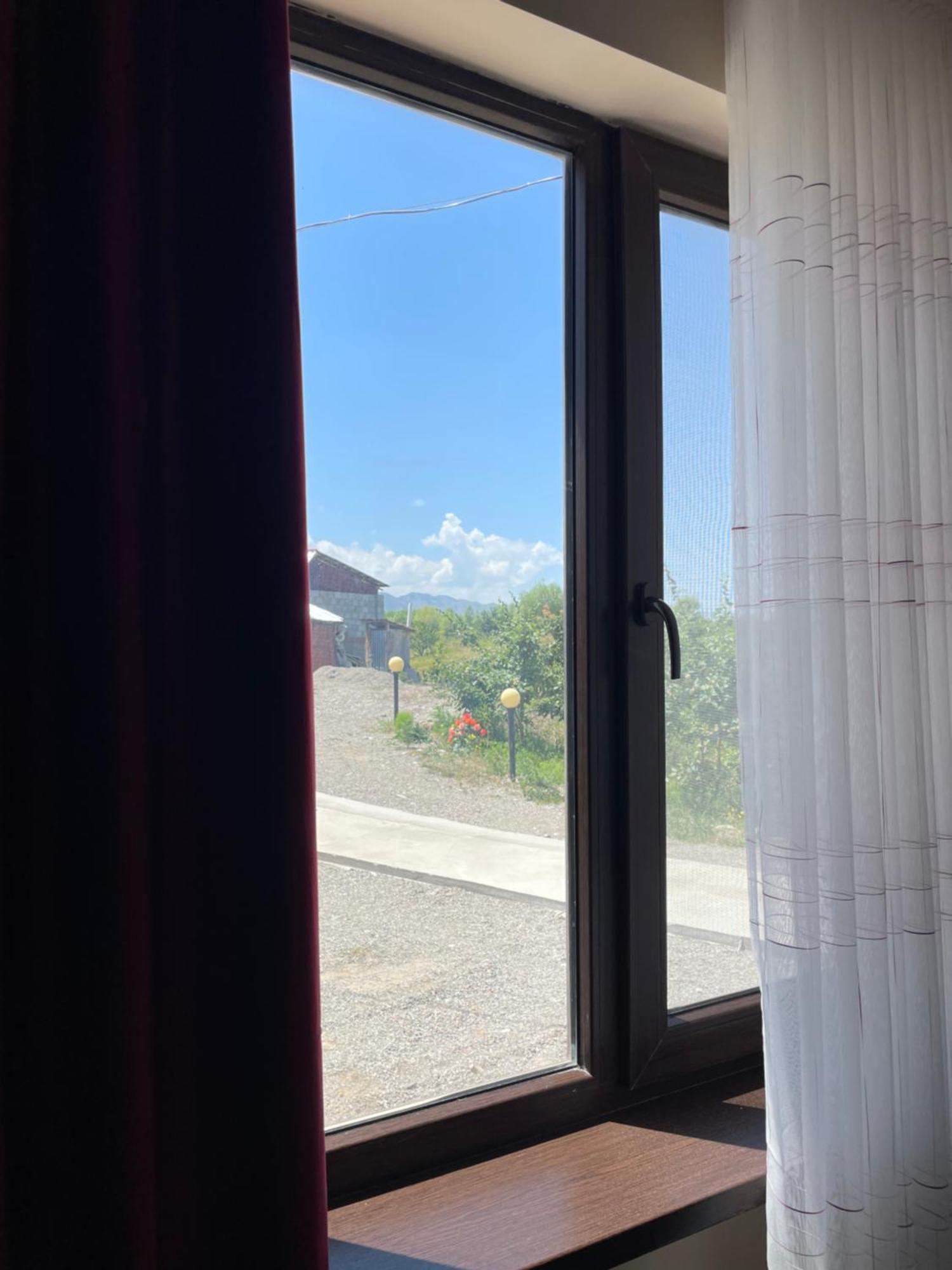 Guest House Ugra Barskoon ภายนอก รูปภาพ
