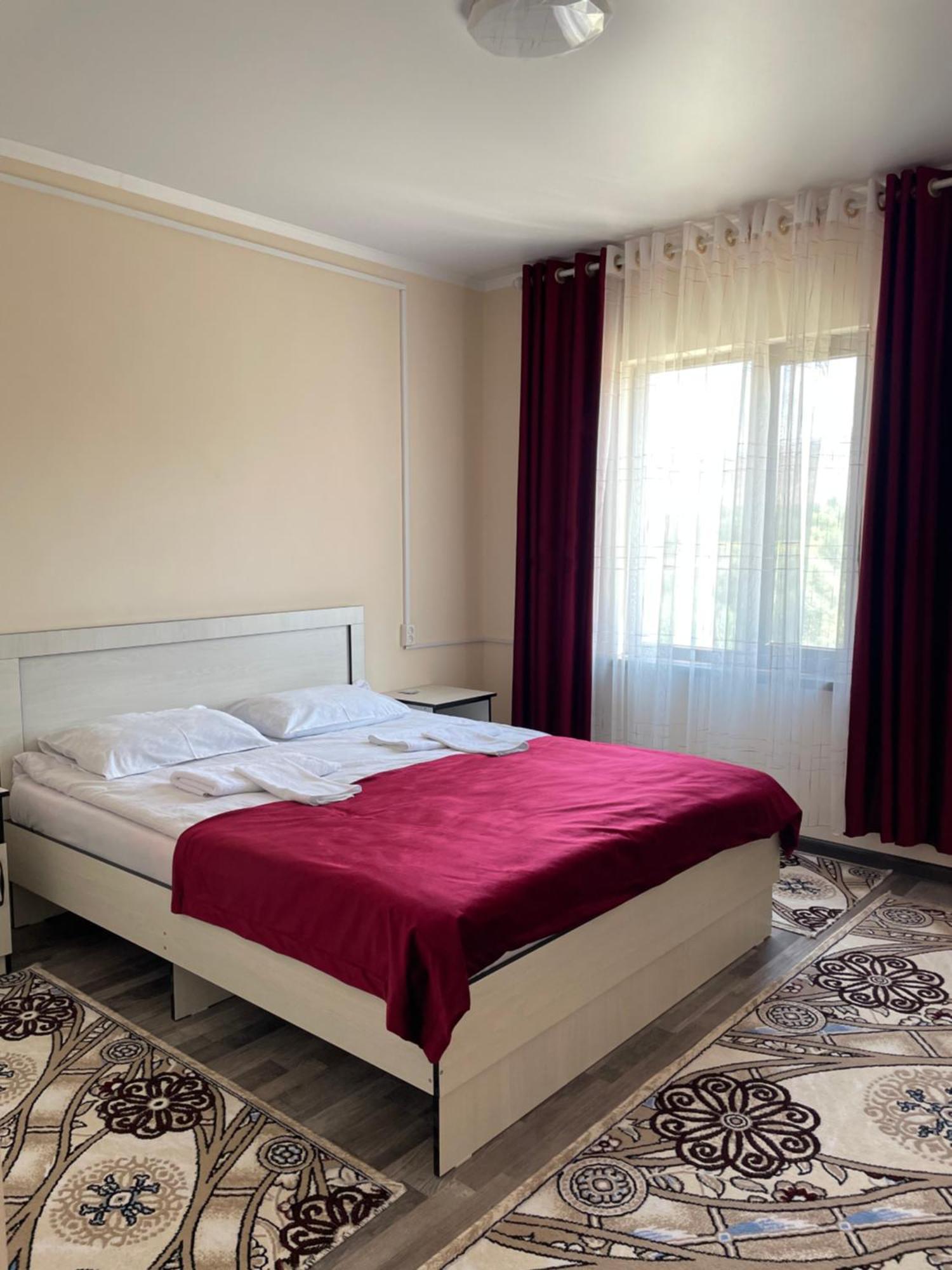 Guest House Ugra Barskoon ภายนอก รูปภาพ