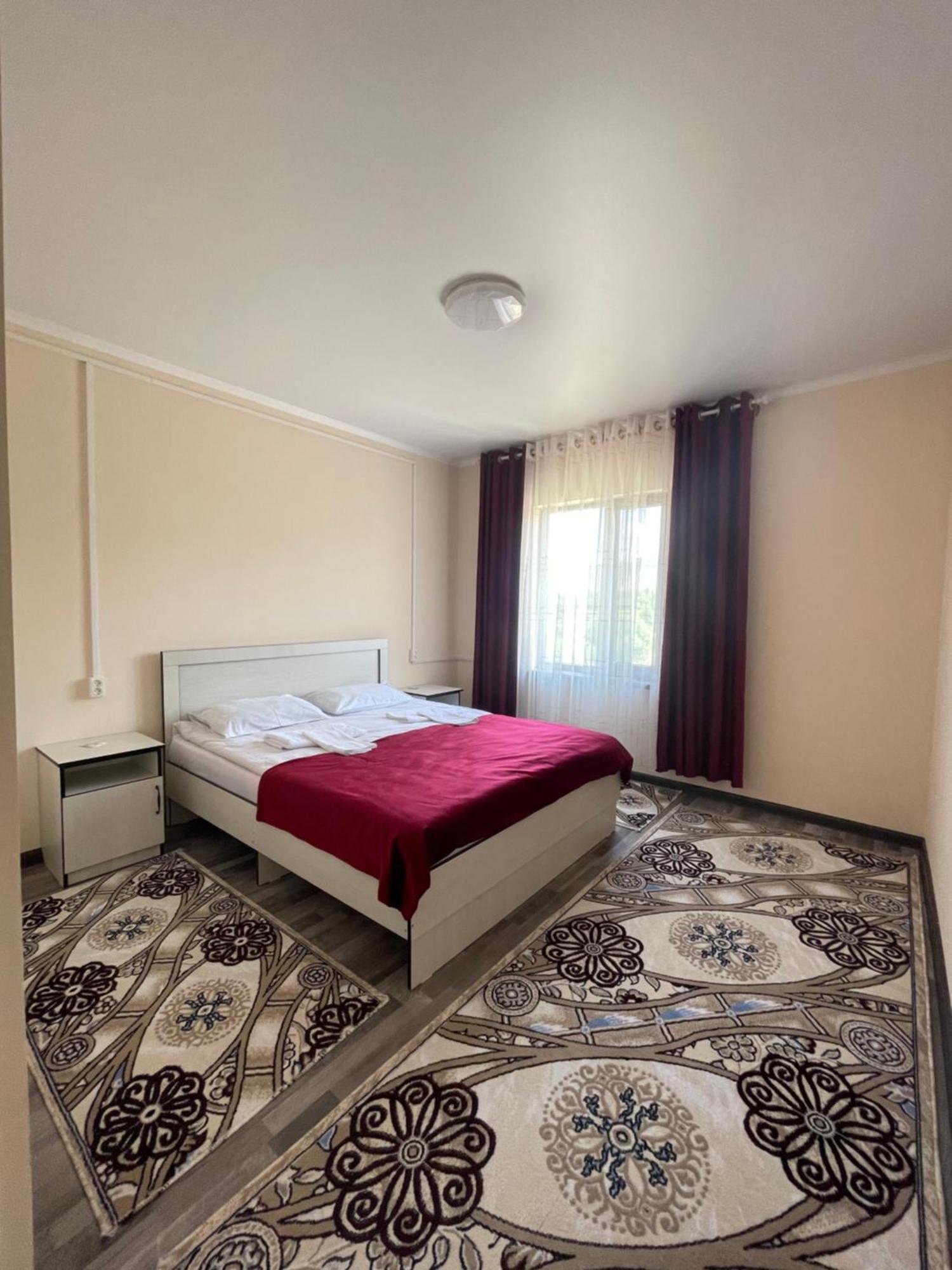 Guest House Ugra Barskoon ภายนอก รูปภาพ
